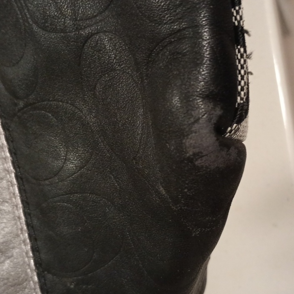 Coach Blk & Gray Leather Studded Signature Shoulder Bag 🩶 - Picture 15 of 16
